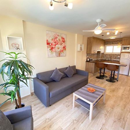 Modern 1 Bedroom Seaside Apartment With Pool フエンヒロラ エクステリア 写真