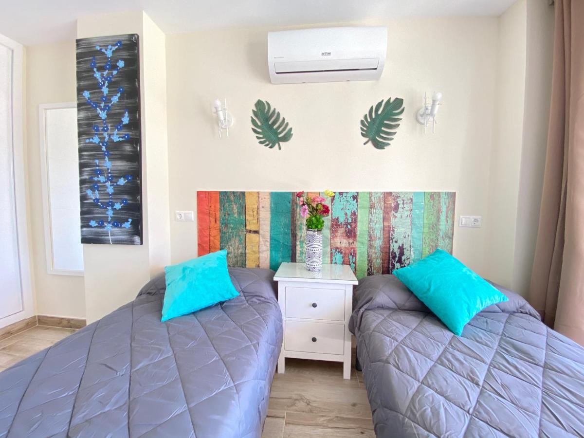 Modern 1 Bedroom Seaside Apartment With Pool フエンヒロラ エクステリア 写真